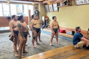 Tokio: Bezoek Sumo Ochtendtraining met Engelse gids