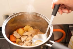 Tokio: Wagyu-Rindfleisch-Schüssel kochen in einem echten lokalen Haushalt