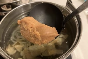 Tokio: Wagyu-Rindfleisch-Schüssel kochen in einem echten lokalen Haushalt