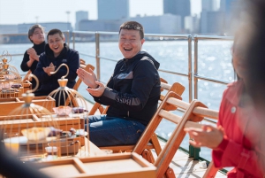 Tokyo: Yakatabune Dinner Cruise with Japanese Show & Drinks