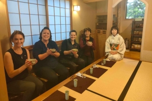 Tokyo: Yanaka and Nippori Food Tour with Local Guide