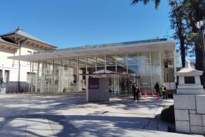 Tokyo: Yasukuni Shrine and Yushukan Museum Guided Tour