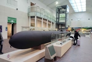 Tokyo: Yasukuni Shrine and Yushukan Museum Guided Tour