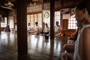 Tokyo: Zen Meditation, Calligraphy, and Tea Experience