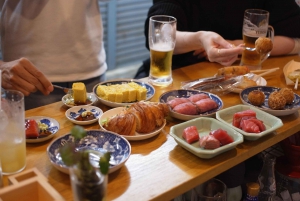 Tsukiji Cultural Gourmet Tour: Food Hunting with a Local