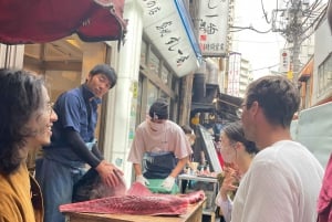 Tsukiji Cultural Gourmet Tour: Food Hunting with a Local