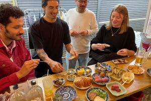 Tsukiji Cultural Gourmet Tour: Food Hunting with a Local