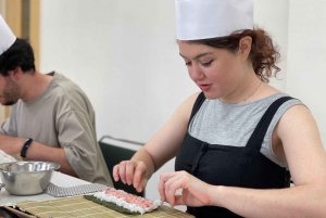 Tokyo: Tsukiji Fish Market Sushi Making Class with Pro Chef