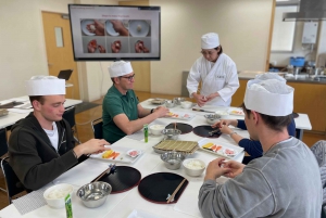 Tokyo: Tsukiji Fish Market Sushi Making Class with Pro Chef