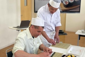 Tokyo: Tsukiji Fish Market Sushi Making Class with Pro Chef