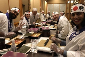 Tsukiji : Fish Market Guided Tour and Sushi Making with Chef