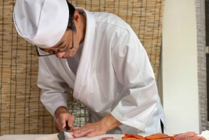 Tsukiji : Fish Market Guided Tour and Sushi Making with Chef