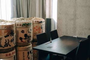 Onbeperkt sake proeven met sushi omakase-proeverij in Tokio