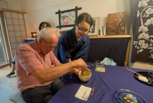 Visita la casa locale per la musica e la cerimonia del tè vicino a Disney