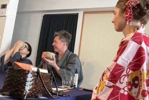 Visita la casa locale per la musica e la cerimonia del tè vicino a Disney