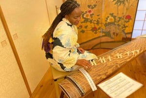 Visita la casa locale per la musica e la cerimonia del tè vicino a Disney