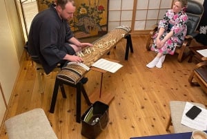 Visita la casa locale per la musica e la cerimonia del tè vicino a Disney