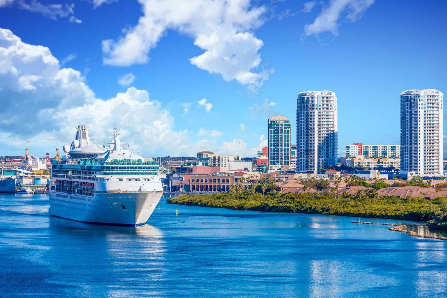 Yokohama Port: Private Transfer from/to Haneda Airport