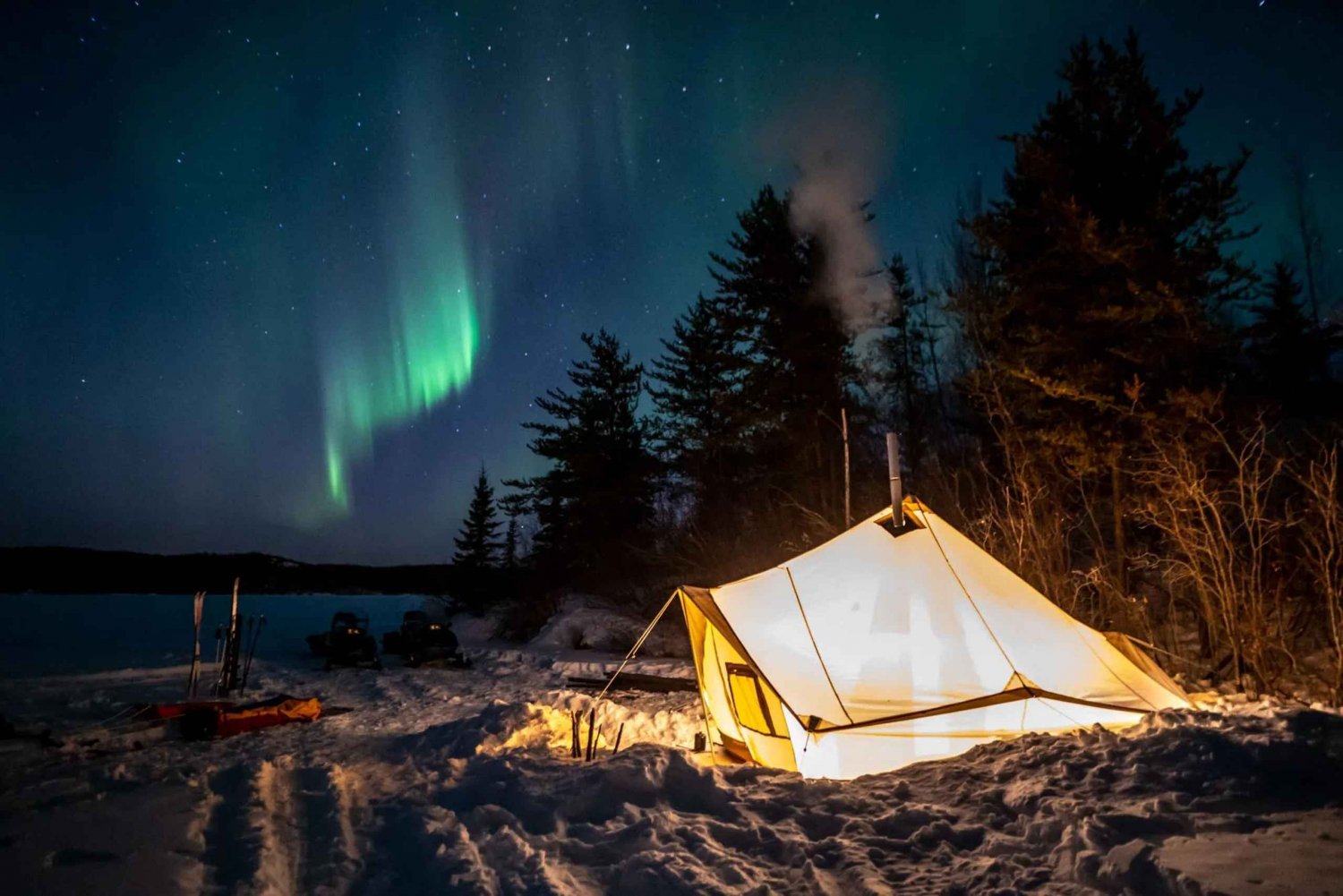 From Mississauga: 2-Day Muskoka Northern Lights RV Tour