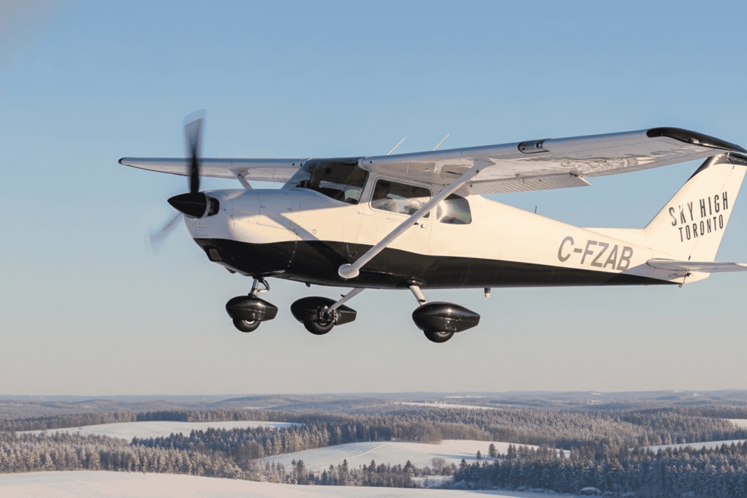 Burlington: Scenisk flyoplevelse langs Ontariosøens kystlinje