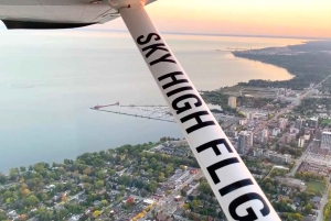 Burlington: Scenisk flyoplevelse langs Ontariosøens kystlinje