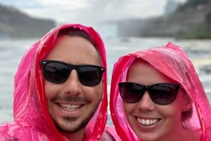 Экскурсия по Ниагарскому водопаду для небольшой группы с посещением башни, аттракциона Journey и прогулкой на лодке — из То