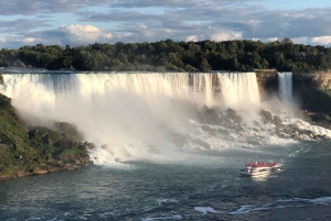 Tour per piccoli gruppi alle cascate con torre, Journey e barca - Da TO