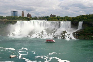 Fra Niagara Falls, USA: Kanadisk sidetur med båttur
