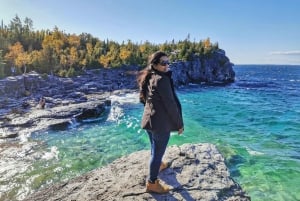 トロント発：ブルース半島国立公園のガイド付き日帰り旅行