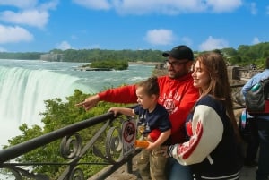Au départ de Toronto : visite en bus des chutes du Niagara avec croisière