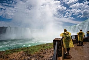 Au départ de Toronto : visite en bus des chutes du Niagara avec croisière