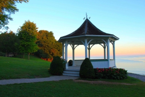 From Toronto: Niagara Falls Day Tour with Boat Cruise