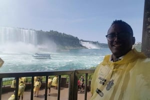 From Toronto Small-Group 7 Guests Max - Includes Boat Cruise