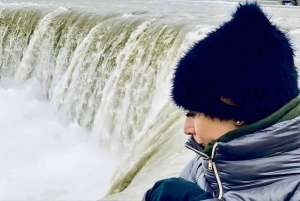 Toronto: Winter Niagara Falls Tour mit Attraktionen Paket