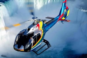 Toronto: Winter Niagara Falls Tour mit Attraktionen Paket
