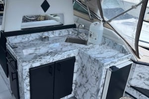 Ylellinen 40ft Yacht Charter