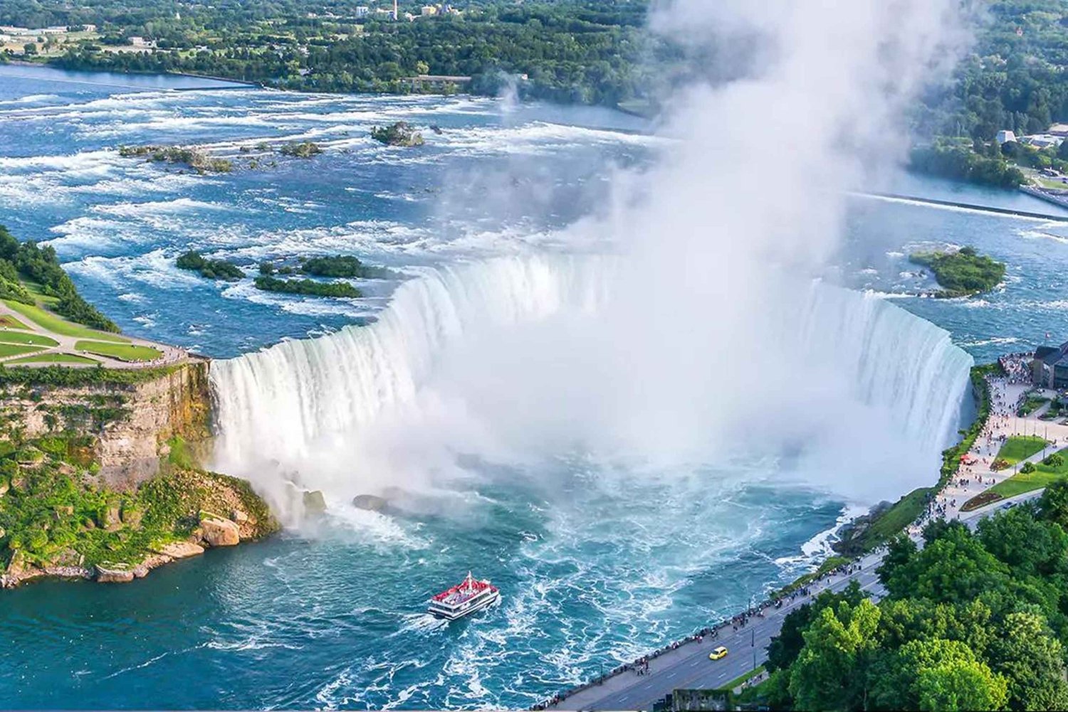 Niagara Falls Day Trip with Cruise from Toronto Metropolitan