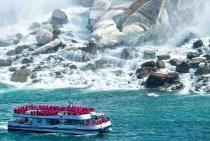 Niagara Falls Day Trip with Cruise from Toronto Metropolitan