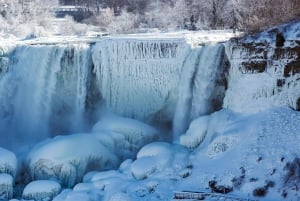 Niagara Falls Day Trip with Cruise from Toronto Metropolitan