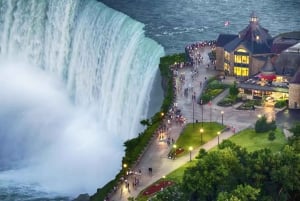 Niagara Falls Day Trip with Cruise from Toronto Metropolitan