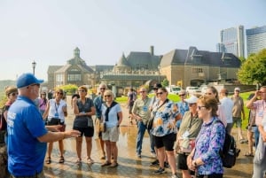 Niagara Falls: Guided Tour with Behind the Falls & Boat Ride