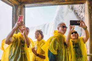 Niagara Falls: Guided Tour with Behind the Falls & Boat Ride