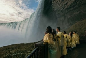 Omvisning i Niagarafallene med Skip the Line-cruise og lønnesmaking