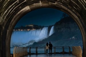 Niagaran putoukset: Tunnel Experience at Night & Power Station