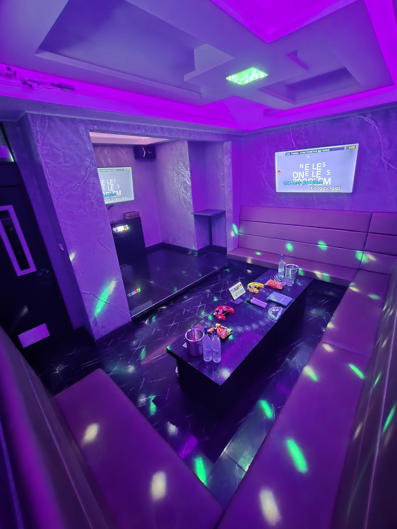 Su Karaoke Bar