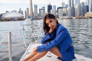Rób zdjęcia na mojej żaglówce z widokiem na panoramę Toronto