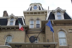 Toronto: 2-Hour Kensington Market Chinatown Walking Tour