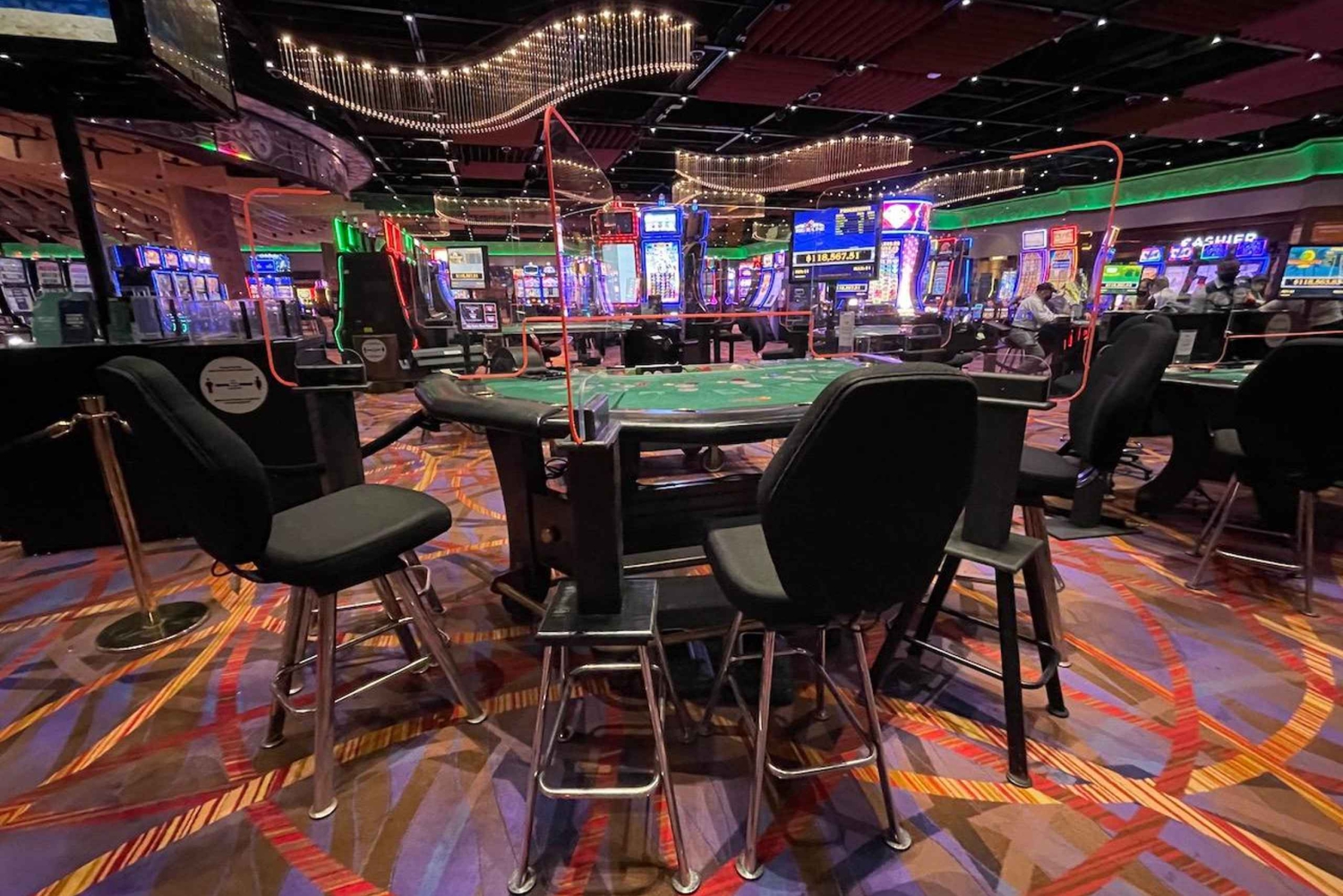 Toronto: Casino Rama VIP RV Tour with Private Driver