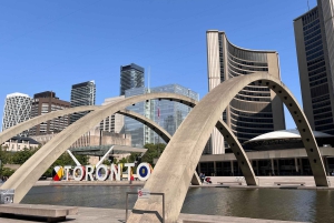 Toronto: Casual Historic Walking Tour
