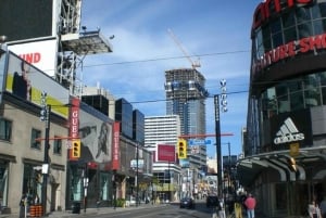 Toronto City 1-Day Sightseeing Group Tour